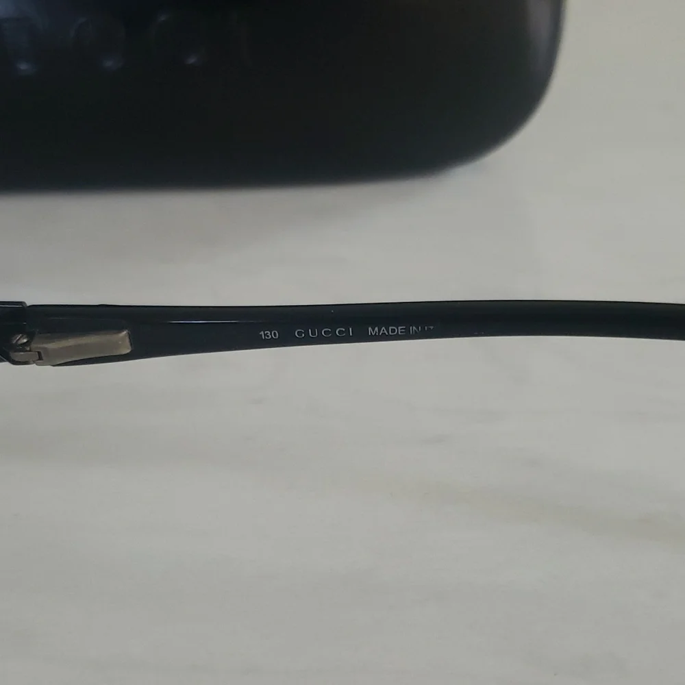 Gucci eyeware with case - Picture 3 of 6